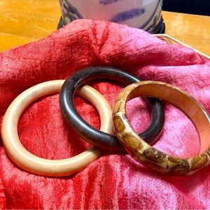💍 Set of Three Wood Bracelets 💍